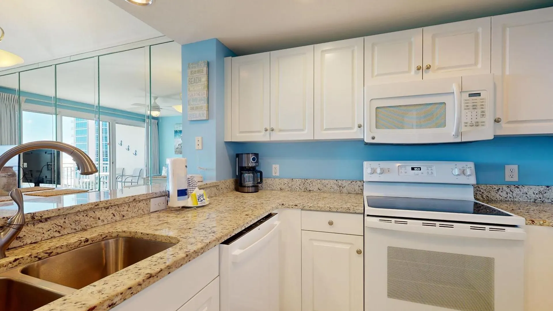 דירות Sterling Shores 510 דסטין